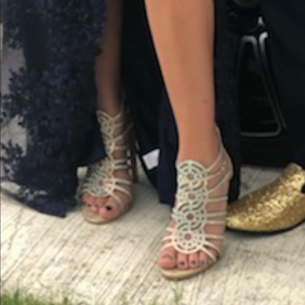 Gold heels - Picture 4 of 5